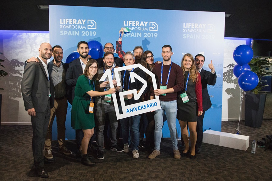 In Spain, a Photocall — everywhere else, a Photobooth